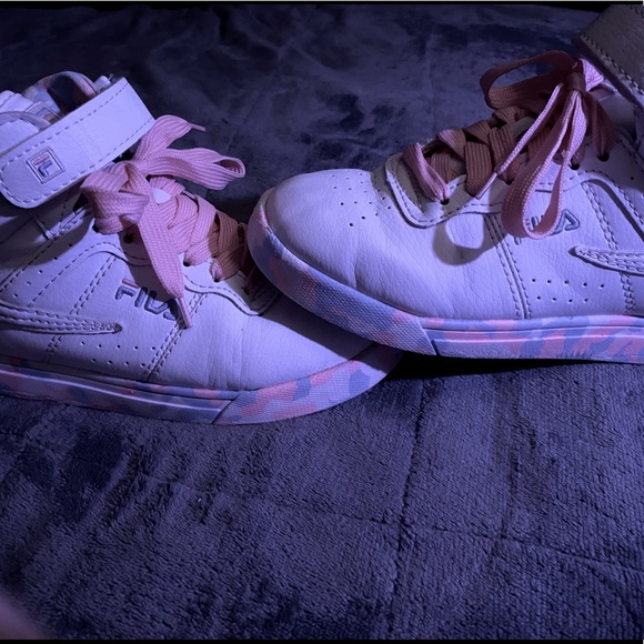 fila girls basketball shoes